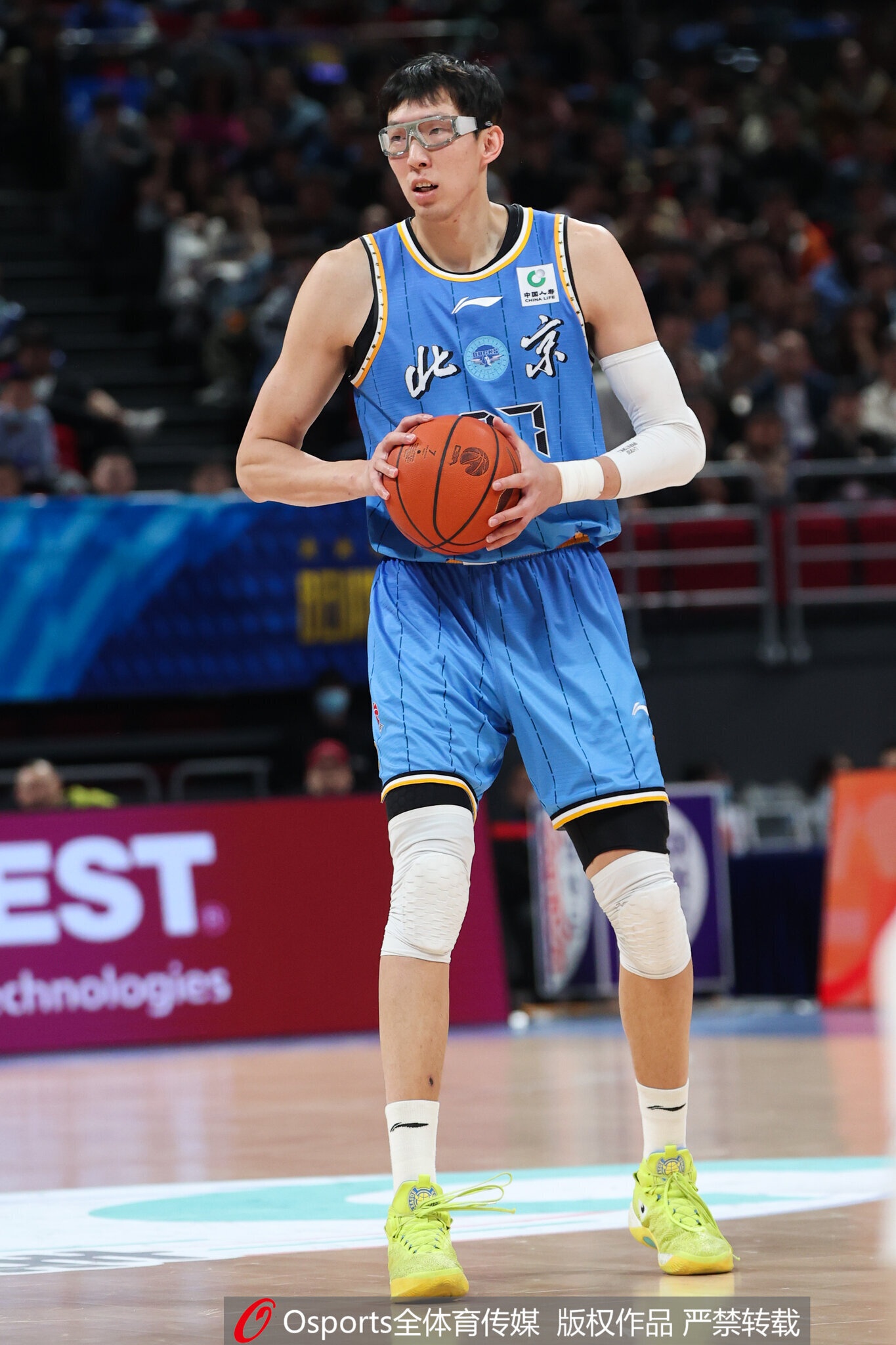 云开体育-乏善可陈！周琦被王哲林压制 全场7中5拿12分8板